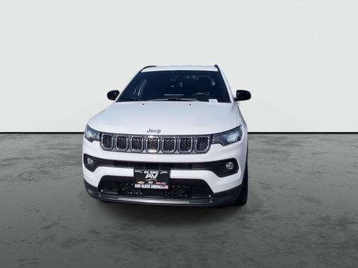 Bright White Clearcoat 2023 Jeep Compass Latitude