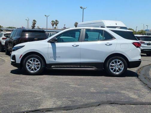 Summit White 2022 Chevrolet Equinox LS