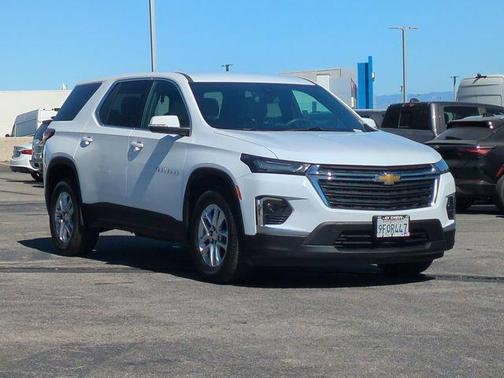 Summit White 2023 Chevrolet Traverse LS