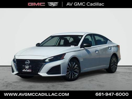 Glacier White 2025 Nissan Altima SV FWD