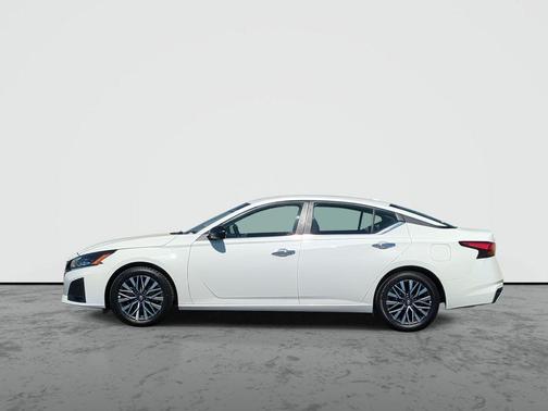 Glacier White 2025 Nissan Altima 2.5 SV