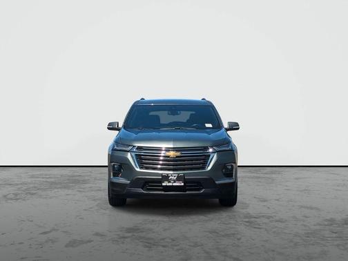 Silver Sage Metallic 2023 Chevrolet Traverse LT Cloth