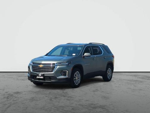 Silver Sage Metallic 2023 Chevrolet Traverse LT Cloth