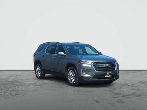 Silver Sage Metallic 2023 Chevrolet Traverse LT Cloth
