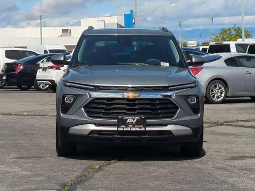 Sterling Gray Metallic 2025 Chevrolet Trailblazer LT