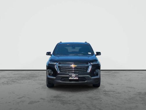 Mosaic Black Metallic 2023 Chevrolet Traverse LT Cloth