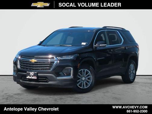 Mosaic Black Metallic 2023 Chevrolet Traverse LT Cloth