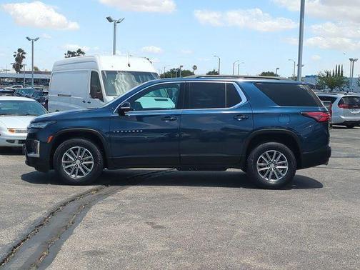 Northsky Blue Metallic 2023 Chevrolet Traverse LT Cloth