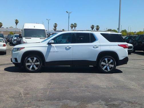 Summit White 2020 Chevrolet Traverse LT Leather