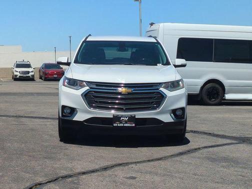 Summit White 2020 Chevrolet Traverse LT Leather