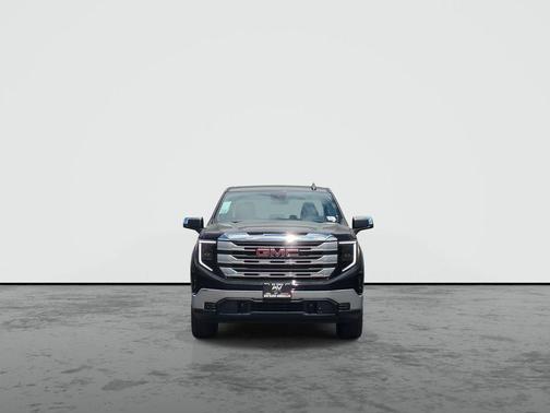 Onyx Black 2026 GMC Sierra 1500 SLE