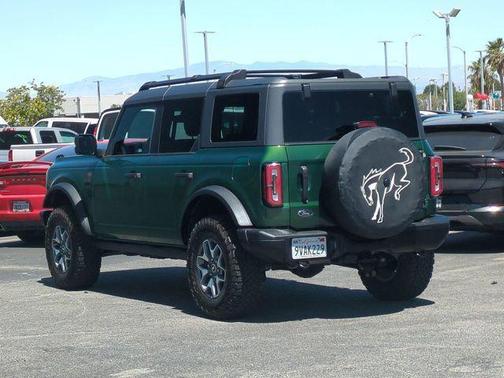 ERUPTION GREEN METALLIC 2025 Ford Bronco Badlands