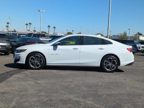 Summit White 2023 Chevrolet Malibu FWD 1LT