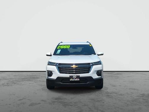 Summit White 2023 Chevrolet Traverse LT Cloth