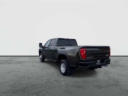 2023 Chevrolet Silverado 3500 High Country