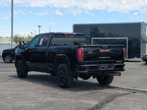 Onyx Black 2024 GMC Sierra 2500 AT4