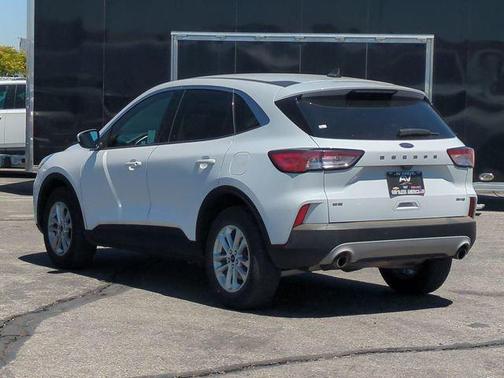 OXFORD WHITE 2021 Ford Escape SE