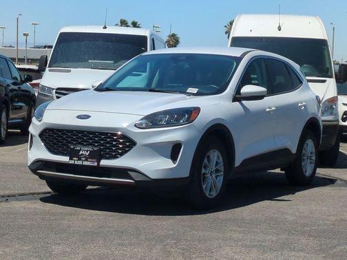 OXFORD WHITE 2021 Ford Escape SE