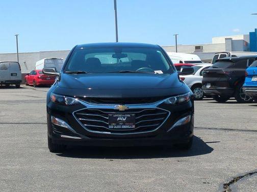 Mosaic Black Metallic 2022 Chevrolet Malibu 1LS