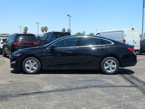 Mosaic Black Metallic 2022 Chevrolet Malibu 1LS