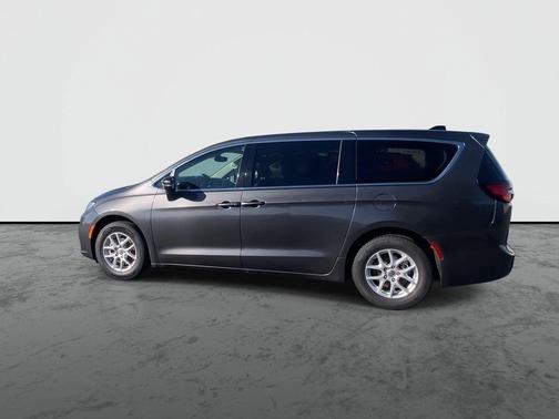 Granite Crystal Metallic Clearcoat 2023 Chrysler Pacifica Touring L