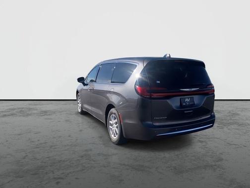 Granite Crystal Metallic Clearcoat 2023 Chrysler Pacifica Touring L