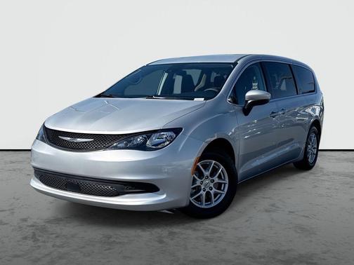 Silver Mist Clearcoat 2023 Chrysler Voyager LX