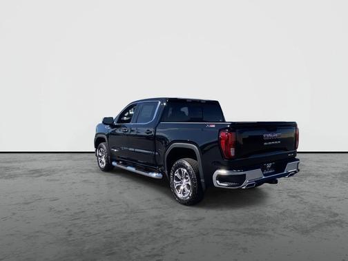 Onyx Black 2026 GMC Sierra 1500 SLE
