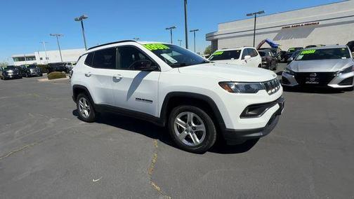 Bright White Clearcoat 2023 Jeep Compass Latitude