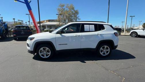Bright White Clearcoat 2023 Jeep Compass Latitude