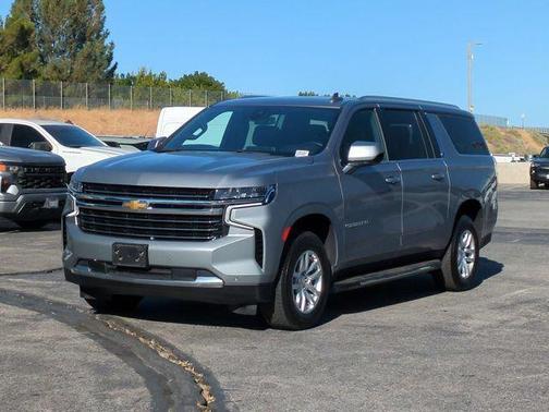 Sterling Gray Metallic 2024 Chevrolet Suburban LT