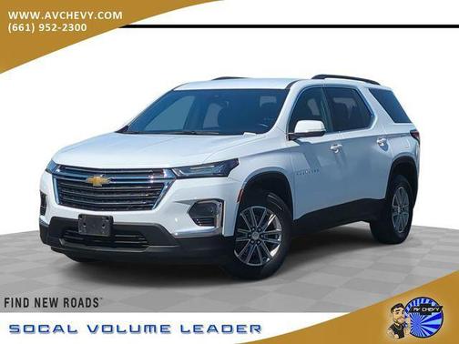 Summit White 2023 Chevrolet Traverse LT Cloth