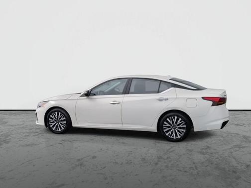 Glacier White 2025 Nissan Altima 2.5 SV