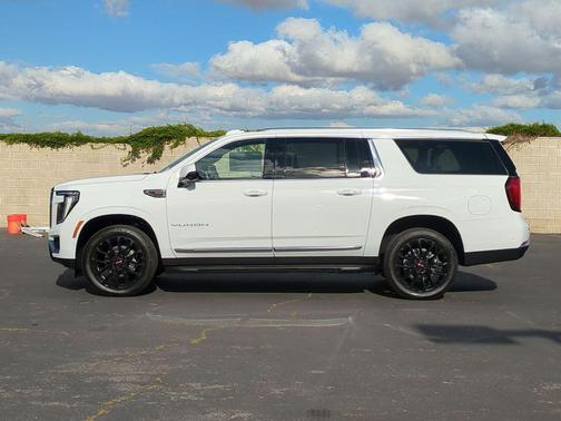 Summit White 2026 GMC Yukon XL 4WD Elevation