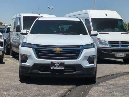 Summit White 2023 Chevrolet Traverse LT Cloth
