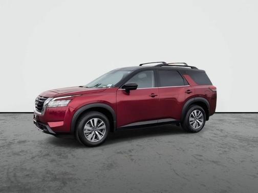 Scarlet Ember Tintcoat/Super Black 2023 Nissan Pathfinder SL FWD