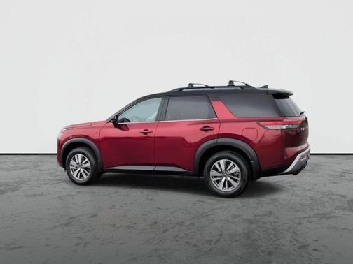 Scarlet Ember Tintcoat/Super Black 2023 Nissan Pathfinder SL FWD