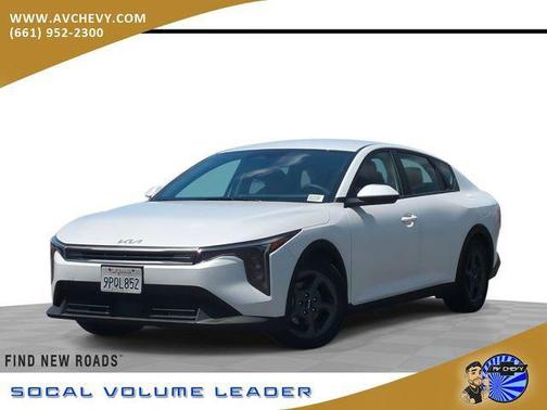 Snow White Pearl 2025 Kia K4 LXS