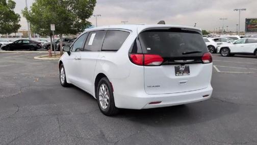 2023 Chrysler Voyager LX