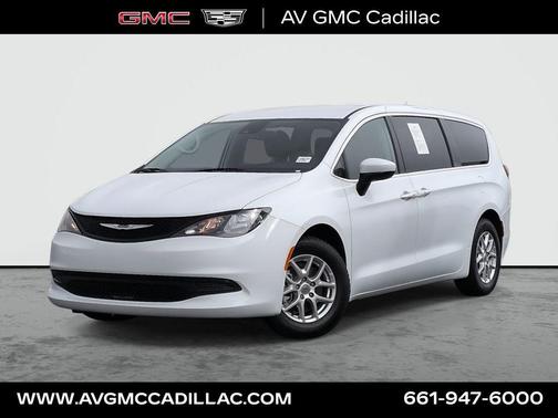 Bright White Clearcoat 2023 Chrysler Voyager LX