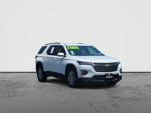 Summit White 2023 Chevrolet Traverse LT Cloth