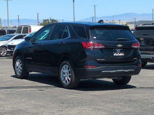 Mosaic Black Metallic 2024 Chevrolet Equinox 1LT