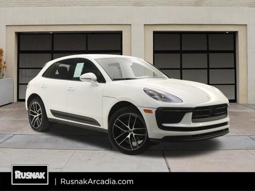 2023 Porsche Macan Base