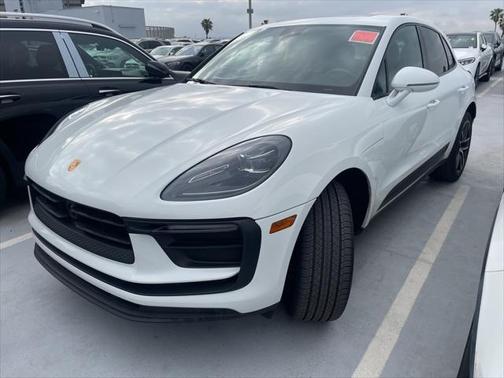 2023 Porsche Macan Base