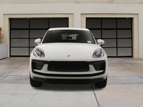 2023 Porsche Macan Base