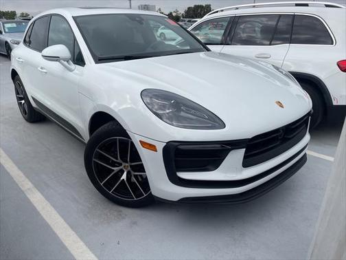2023 Porsche Macan Base
