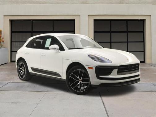 2023 Porsche Macan Base