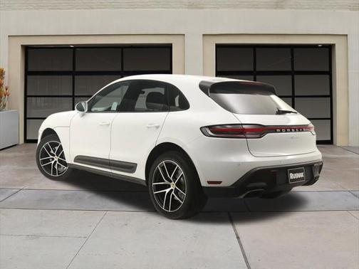 2023 Porsche Macan Base