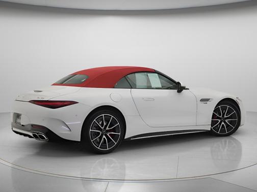 MANUFAKTUR Moonlight White Metallic 2023 Mercedes-Benz AMG SL 55 Base