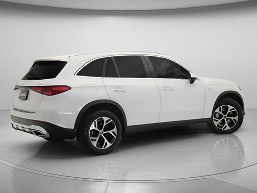 White 2025 Mercedes-Benz GLC 350e Base 4MATIC